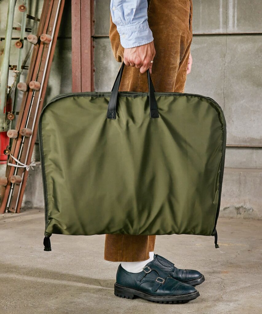 ガーメントバッグはどこで買える?