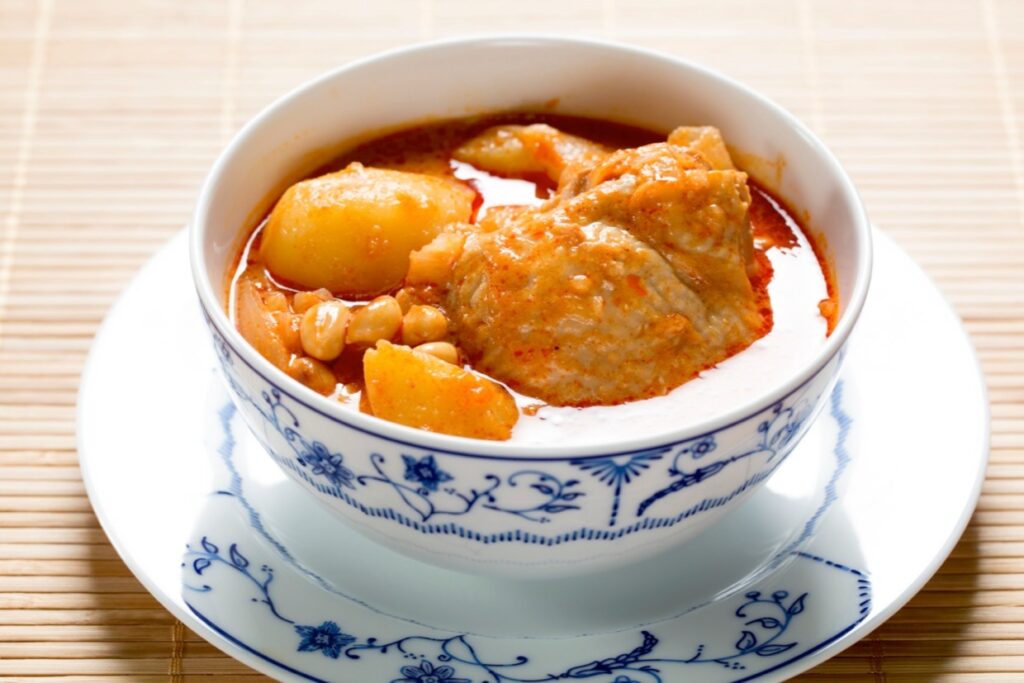 向井康二のマッサマンカレー!どこで買える?お店や通販、種類も解説