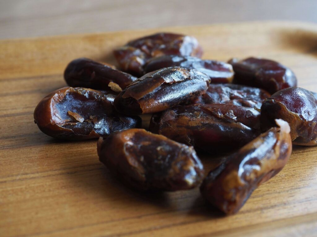 デーツはどこで買える？主要販売店と選び方